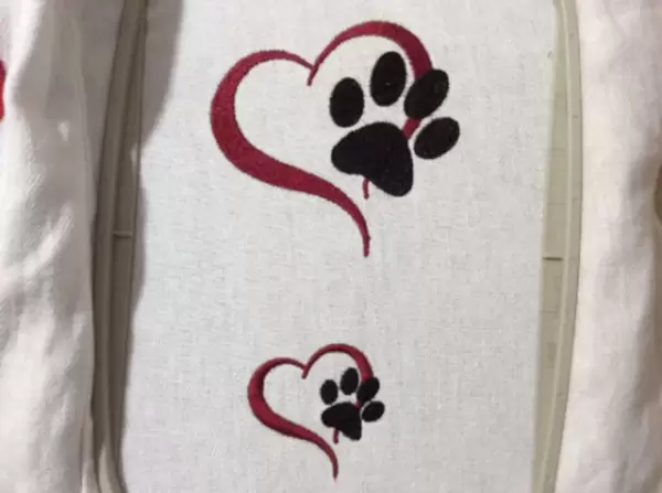 dogs paw heart print machine embroidery design love dog heart New